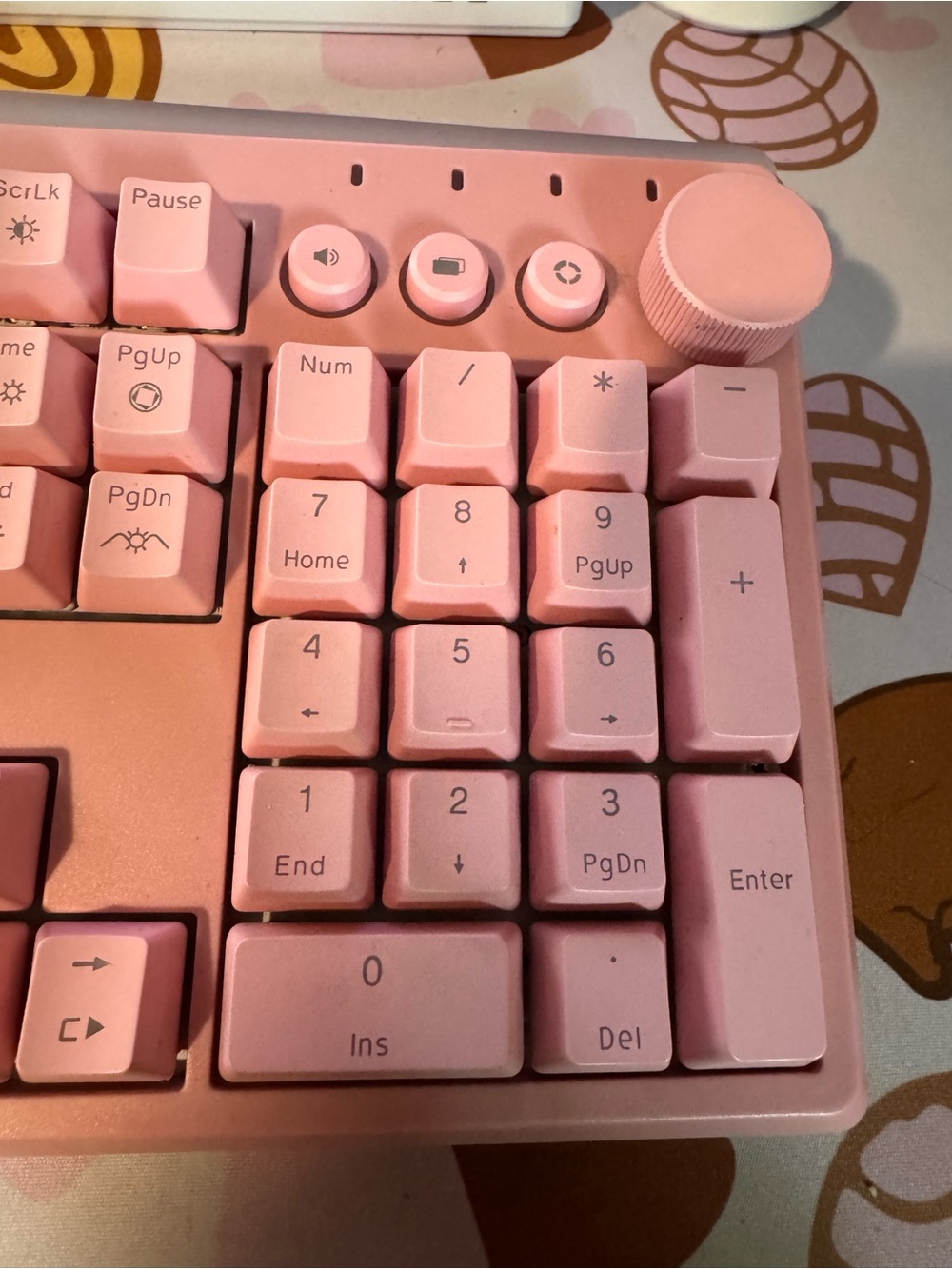 Pink RGB Keyboard - Picture 7 of 9